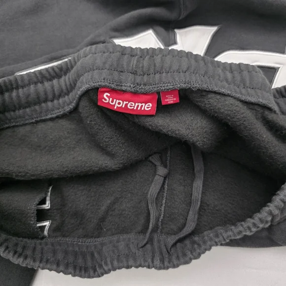 Supreme Black Sweatpants - Picture 5 of 7